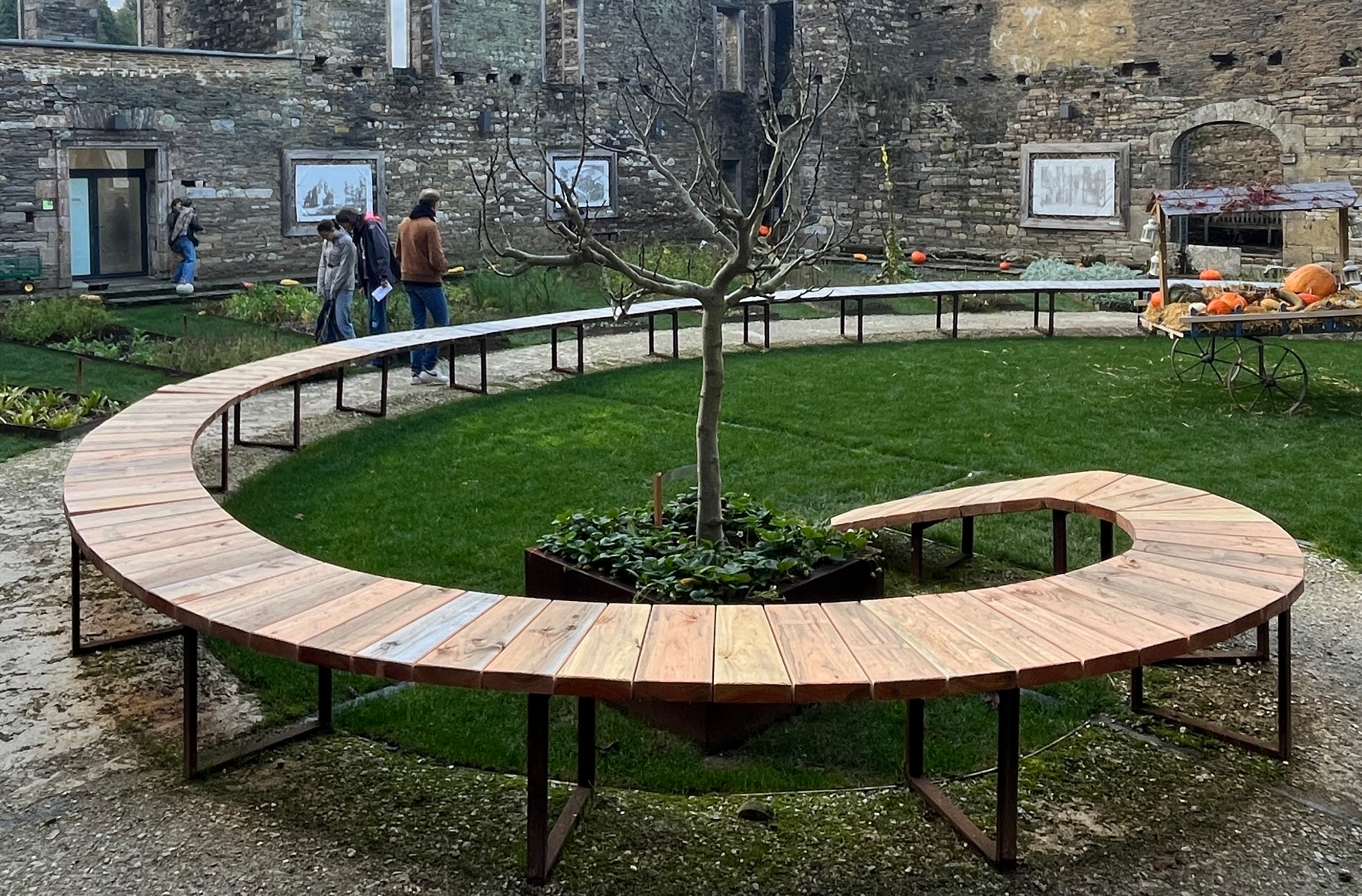 Un jardin renaît à l’Abbaye de Bon-Repos
